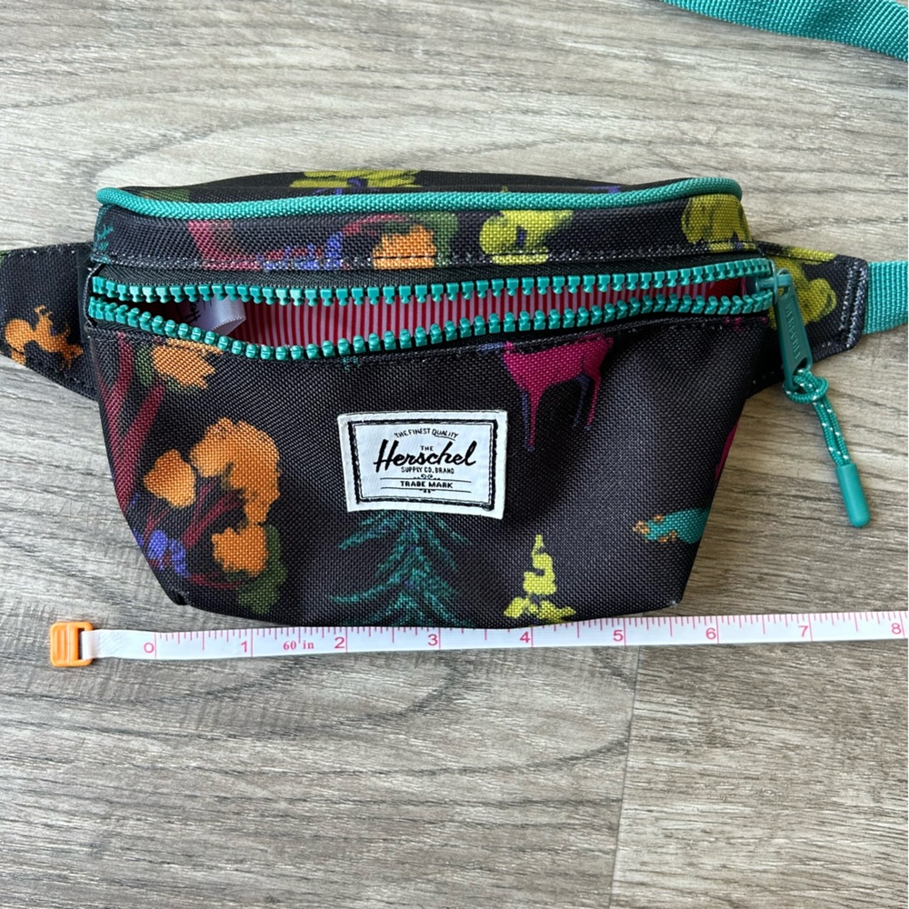 Mini Herschel Supply Company Black and Green Bag - Picture 4 of 5